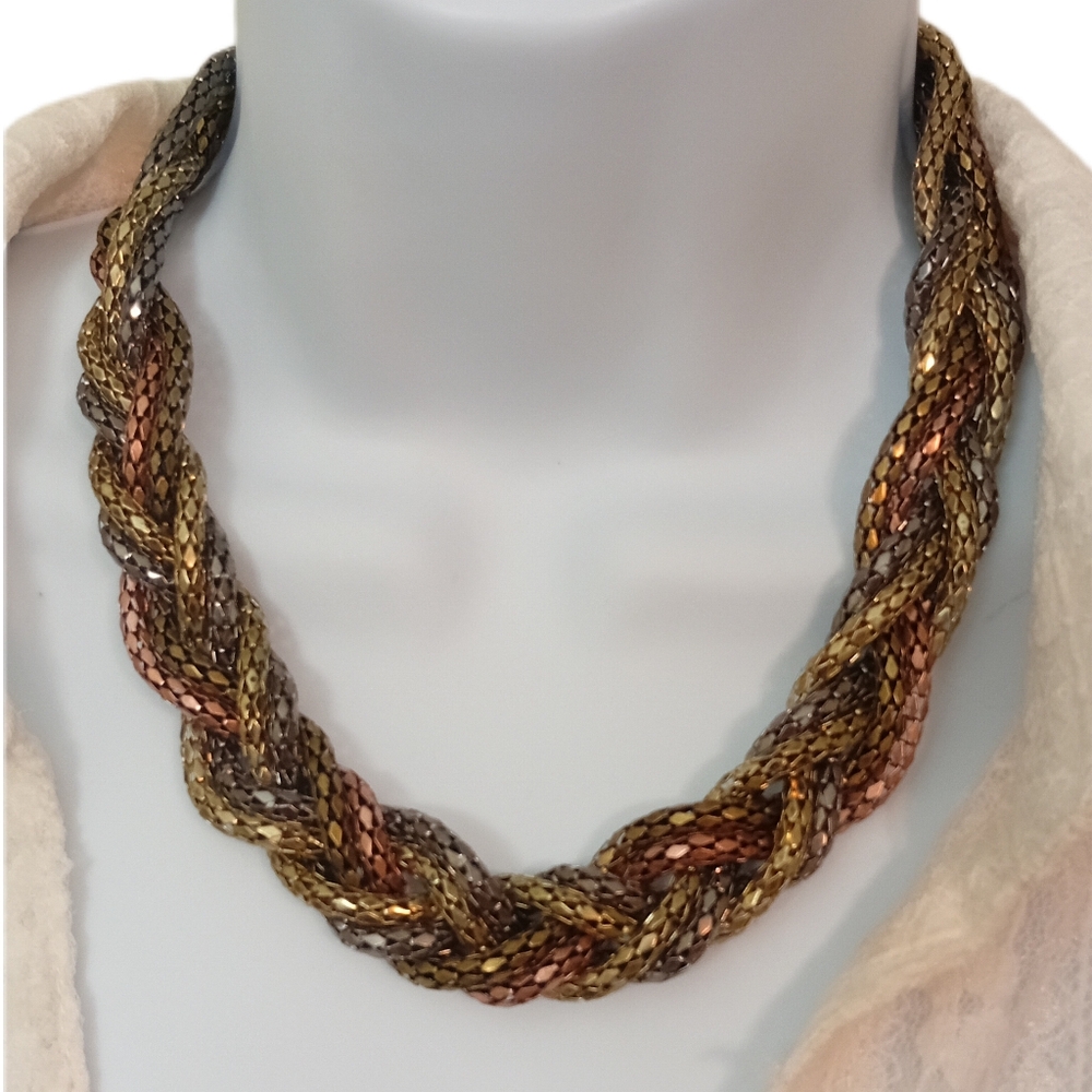 Chic Twisted Beaded Necklace in Gold and Bronze